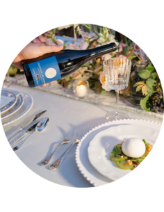 three-courses Bistro menu(s) (starter, main course, dessert within our formulas) & drinks (2 wine glasses, water & coffee)