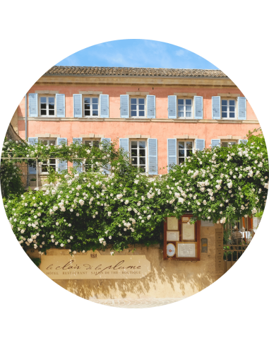 Séjour en semaine (nuitée du mardi au jeudi inclus) au CLAIR DE LA PLUME****. Pour deux personnes: Une nuit en Suite, un dîner en 4 services au restaurant gastronomique (hors boissons) et le petit-déjeuner buffet au Champagne inclus. Hors vacances scolaires, ponts, fériés et soirées spéciales.