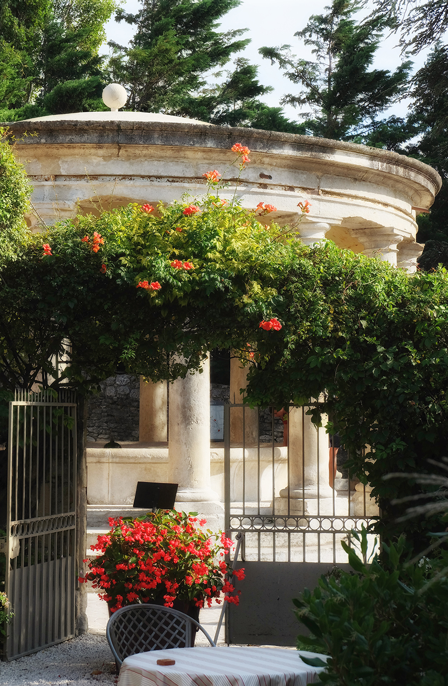garden of the main house and restaurant clair de la plume