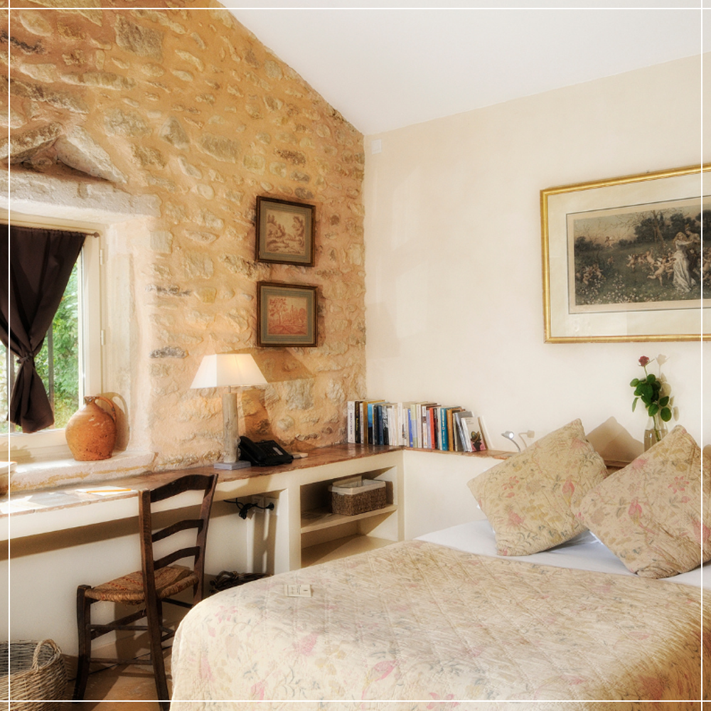la chambre du Pavillon des Amoureux séjour bien être Grignan