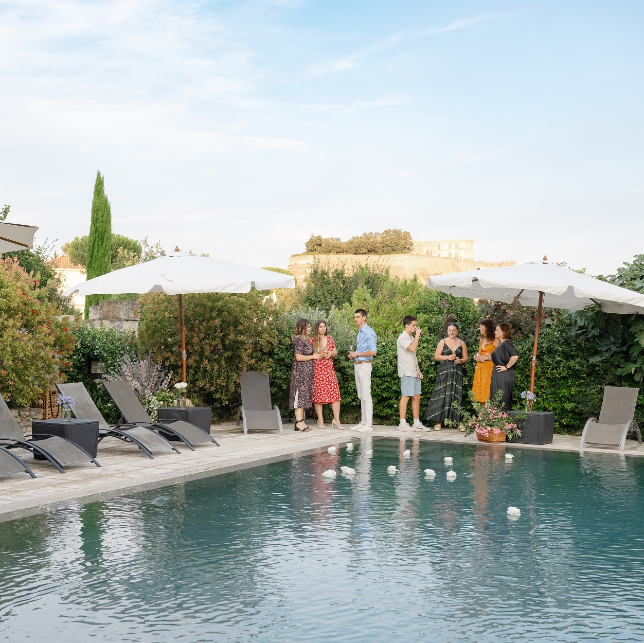 Domaine mariage et receptions en Provence detente piscine Chapouton